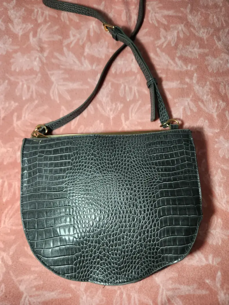 Cartera de cuero sintético con diseño de cocodrilo - 6