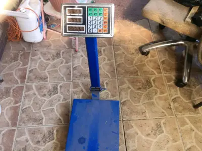 Balanza electrónica industrial azul - miniatura 2