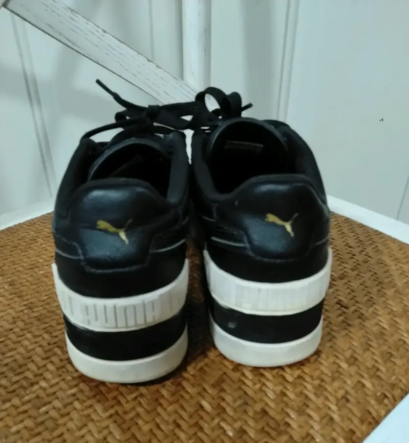 Zapatillas deportivas Marca Puma mujer. Número 38 - 4