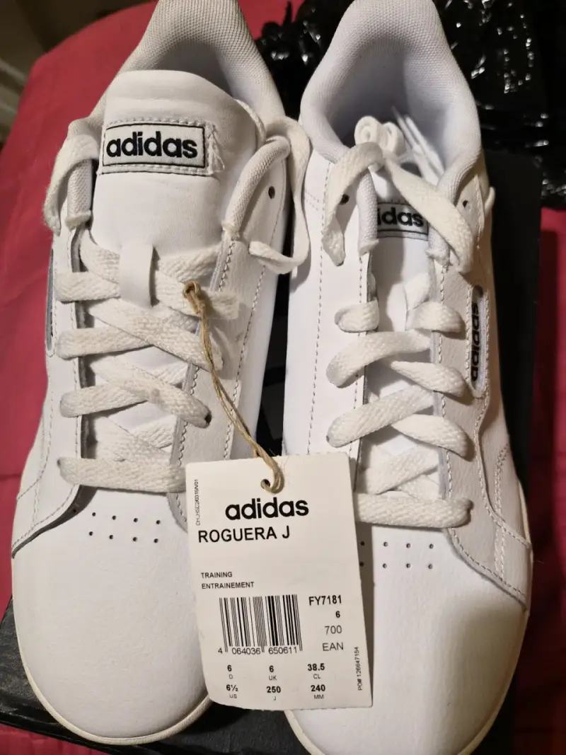 Zapatillas blancas Adidas Roguera J para entrenamiento - 1
