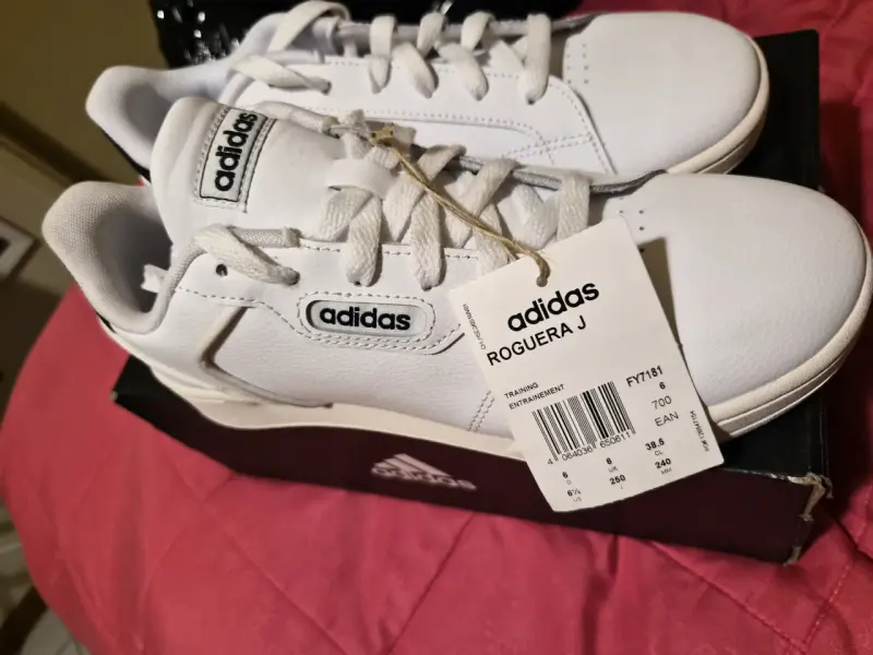 Zapatillas blancas Adidas Roguera J para entrenamiento - 2