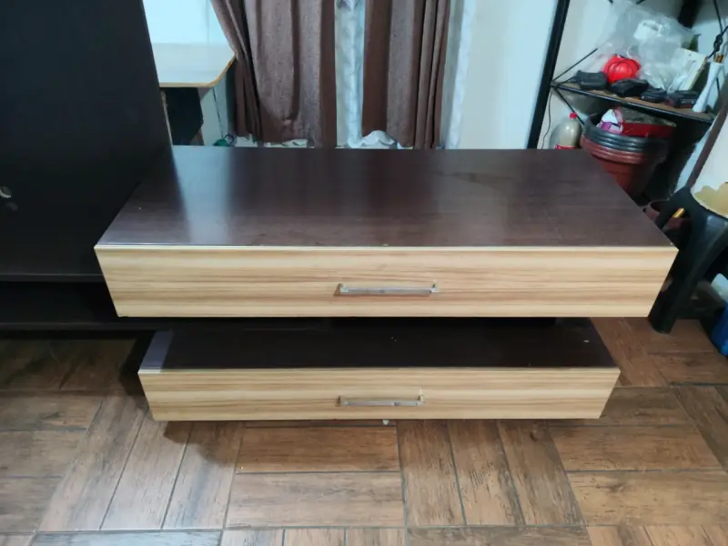 Mueble de TV con cajones y estantes - 1