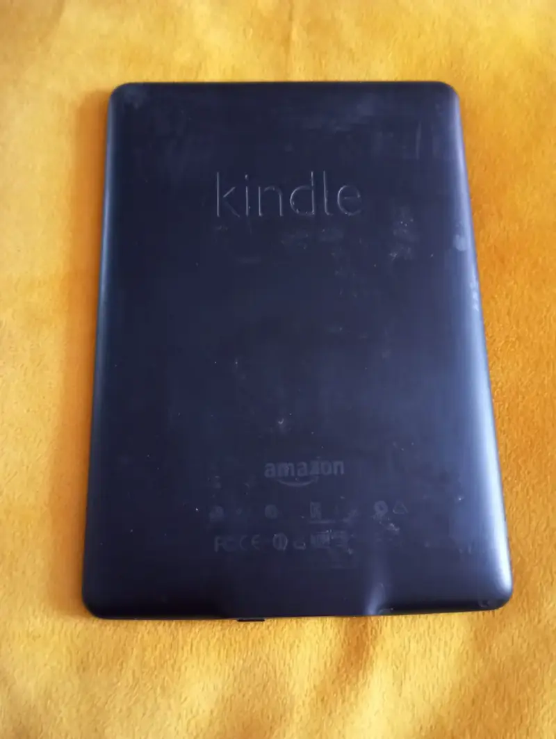 Kindle Paperwhite 1.ª Gen + Cable de Carga + Funda - 2