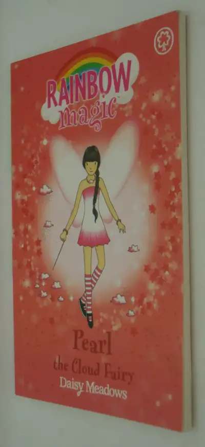 Libro infantil 'Pearl the Cloud Fairy' de Daisy Meadows - miniatura 5