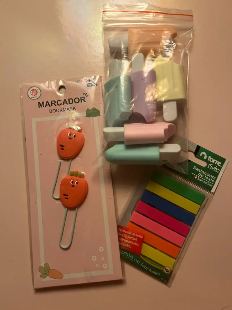 Set de marcadores y destacadores de colores