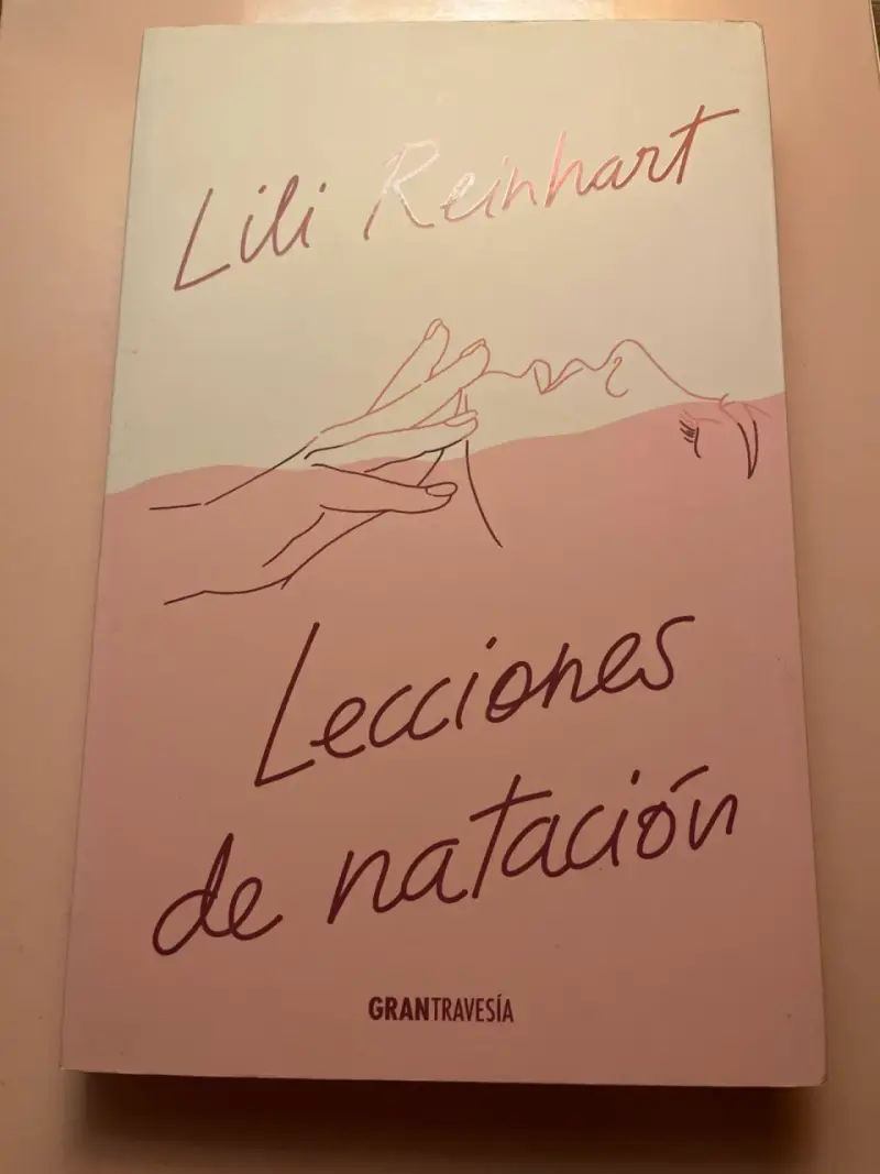 Libro 'Lecciones de Natación' de Lili Reinhart - 1
