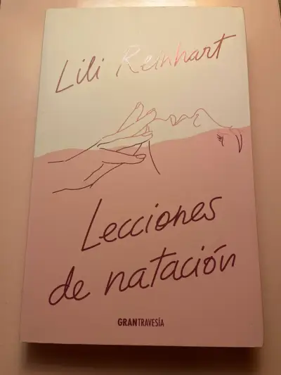 Libro 'Lecciones de Natación' de Lili Reinhart - miniatura 1