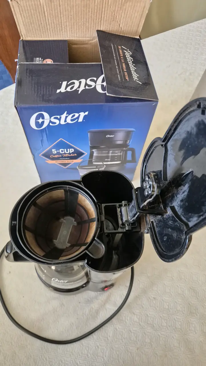 Cafetera Oster 5 Tazas con Filtro Reutilizable - 4