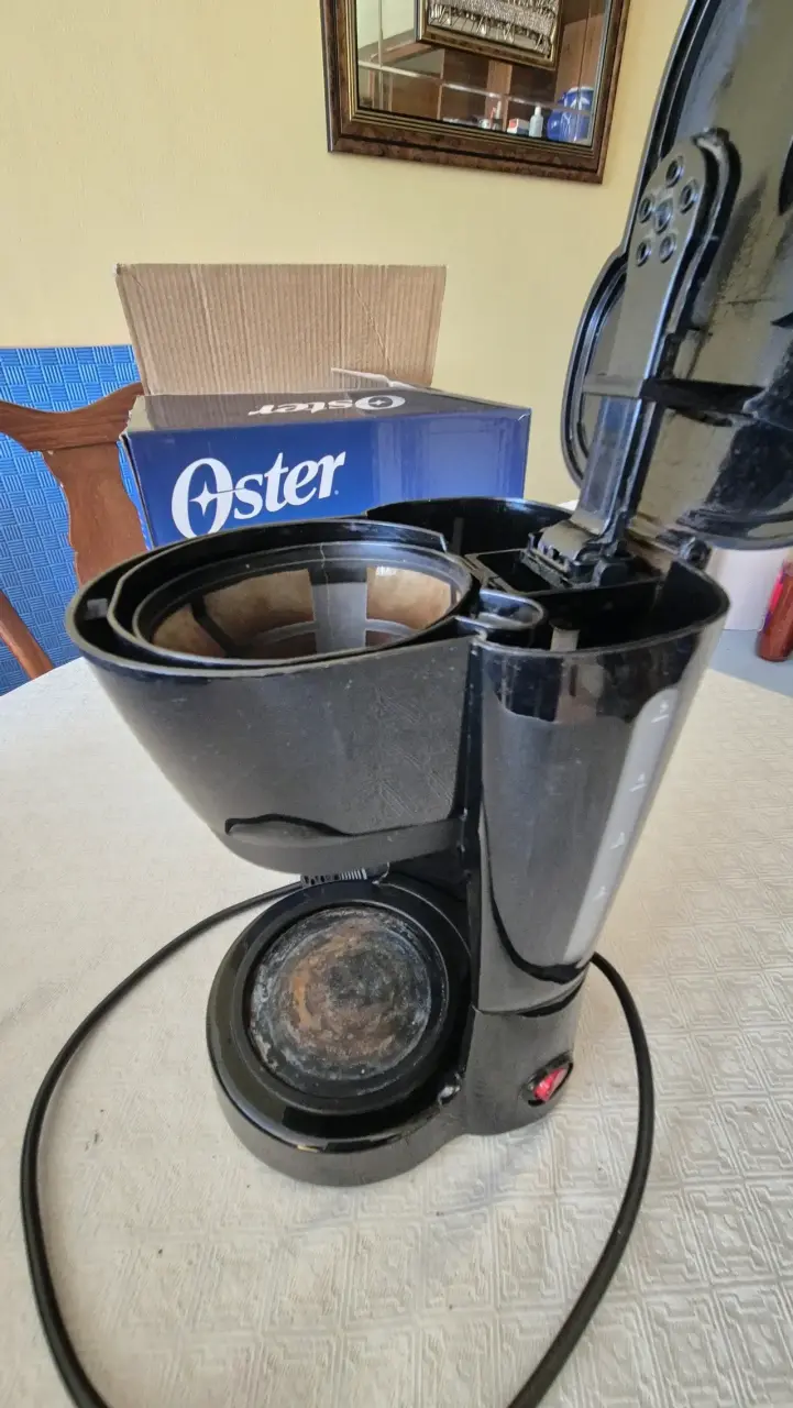 Cafetera Oster 5 Tazas con Filtro Reutilizable - 6