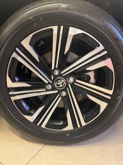 Llantas de aleación Toyota Yaris 16 pulgadas - miniatura 1