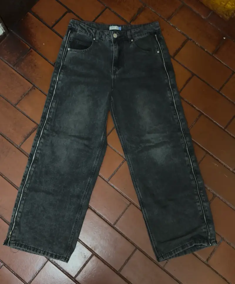 Jeans de mezclilla negros Opposite talla 42 - 1