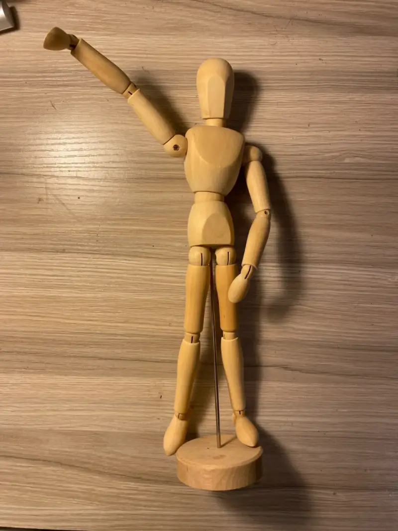 Maniquí articulado de madera para dibujo - 1
