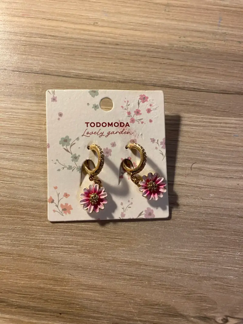 Aros de flores dorados Todomoda