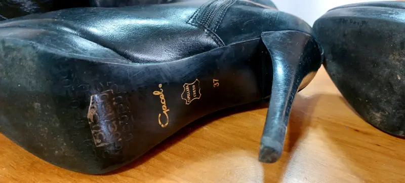 Botines Gacel de cuero negro con taco alto - 1