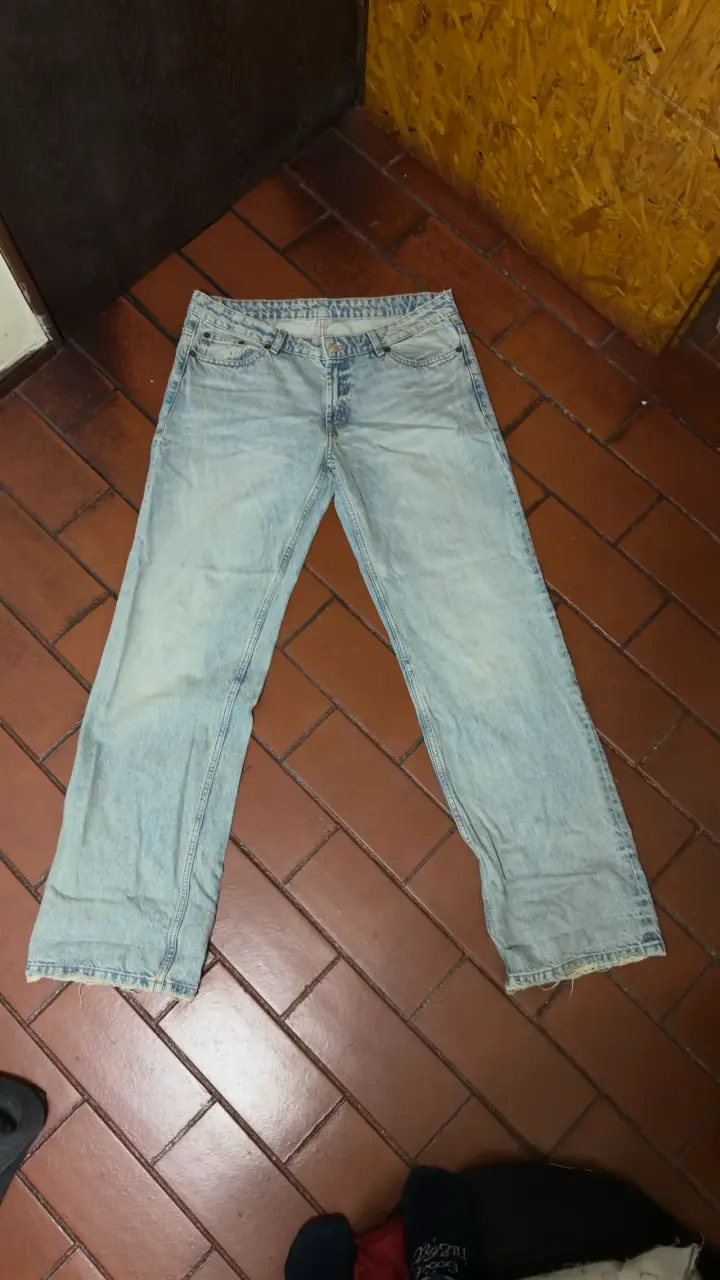 Jeans de mezclilla azul claro para hombre