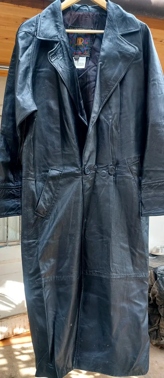 Abrigo de cuero negro Neiman Marcus - 3