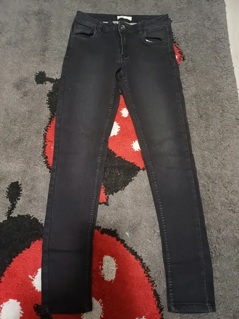 Jeans negros ajustados, talla 16