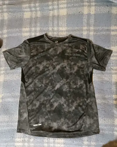 Polera ploma con tonos de grises - miniatura 1