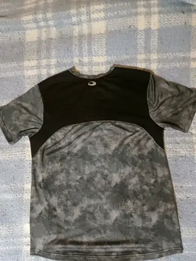 Polera ploma con tonos de grises - miniatura 2
