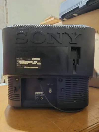 Televisor Sony Trinitron CRT 14 pulgadas - miniatura 2