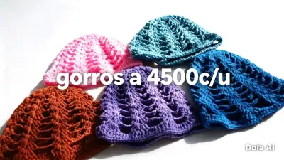 Gorros,poncho tejidos a crochet en varios colores - miniatura 1