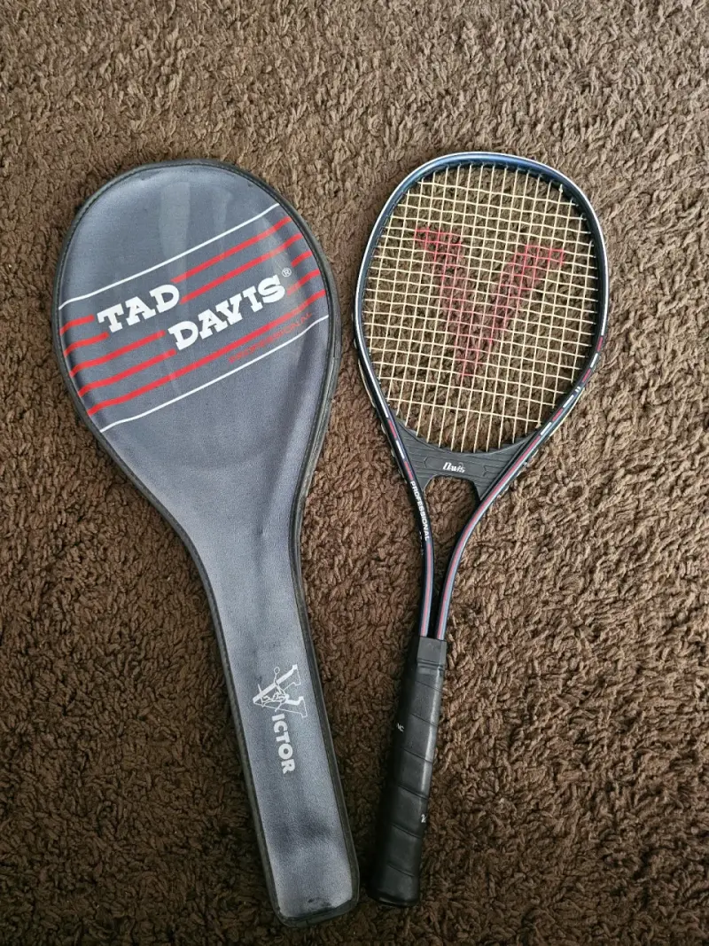Raqueta de tenis Tad Davis con funda - 1