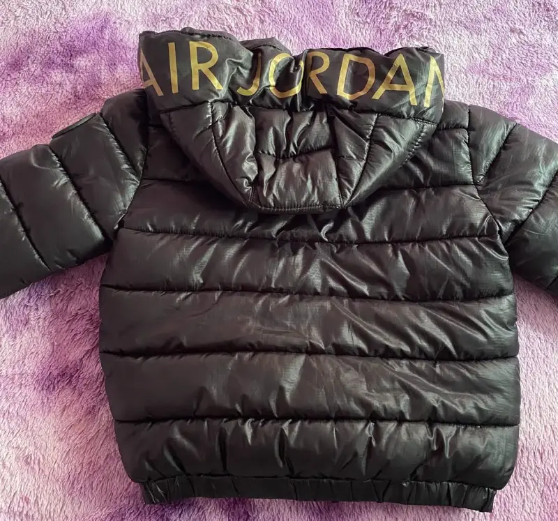 Chaqueta acolchada negra Air Jordan para niño - 3