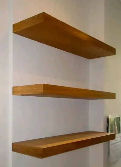 Estantes flotantes de madera con soportes metálicos - miniatura 1
