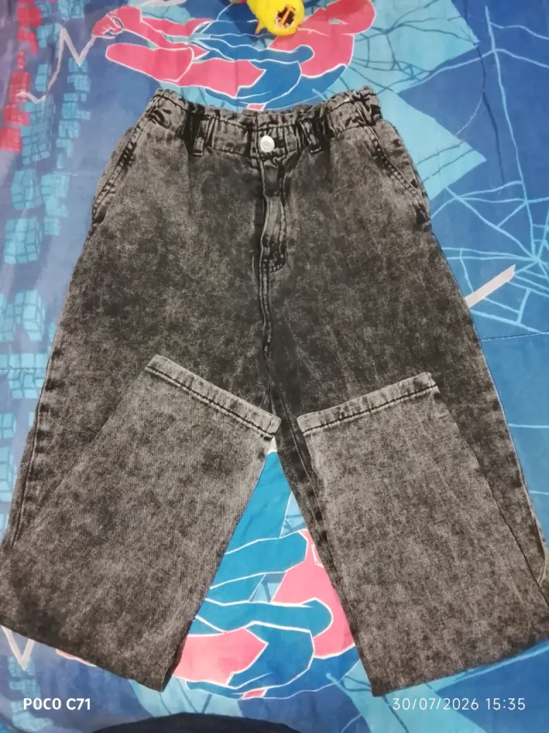 Pantalones de mezclilla negros para niños