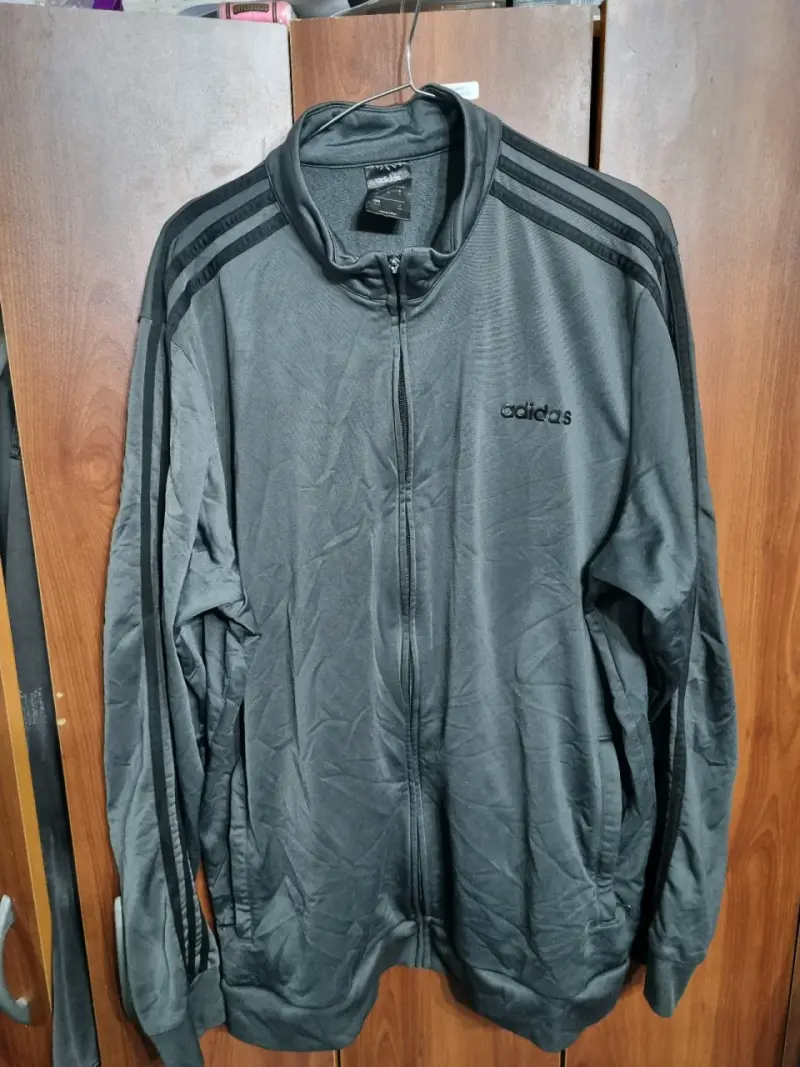 Chaqueta deportiva Adidas con cierre - 1