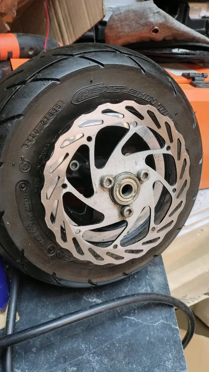 Rueda para scooter eléctrico con disco de freno - 2