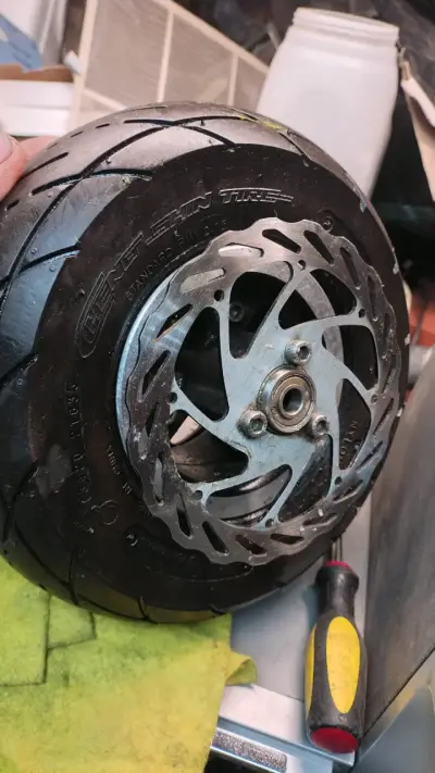 Rueda para scooter eléctrico con disco de freno - miniatura 3