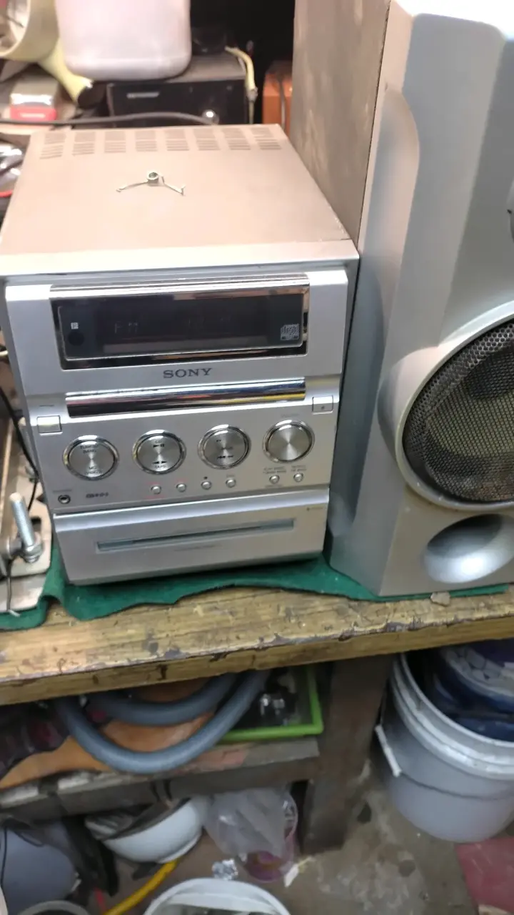 Sistema de sonido Sony CMT-GP7 con reproductor de CD - 3