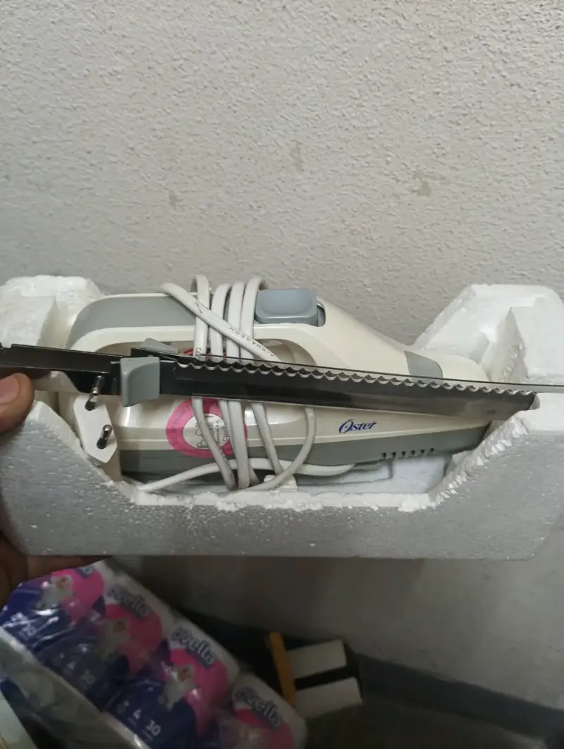 Cuchillo Eléctrico Oster en Buen Estado - 2