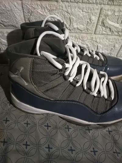 Jordan 11 grises - miniatura 1