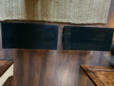 Bancos de madera negros - miniatura 4