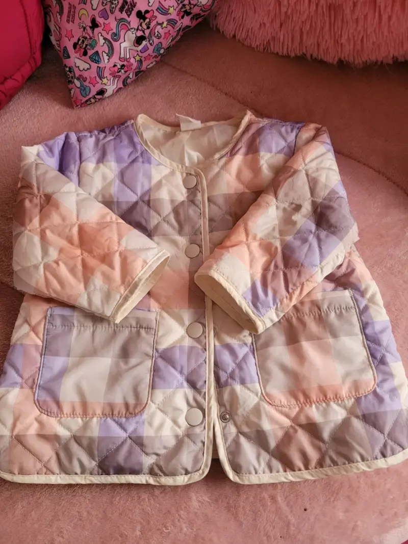 Conjunto de ropa para bebé en tonos rosados - 3