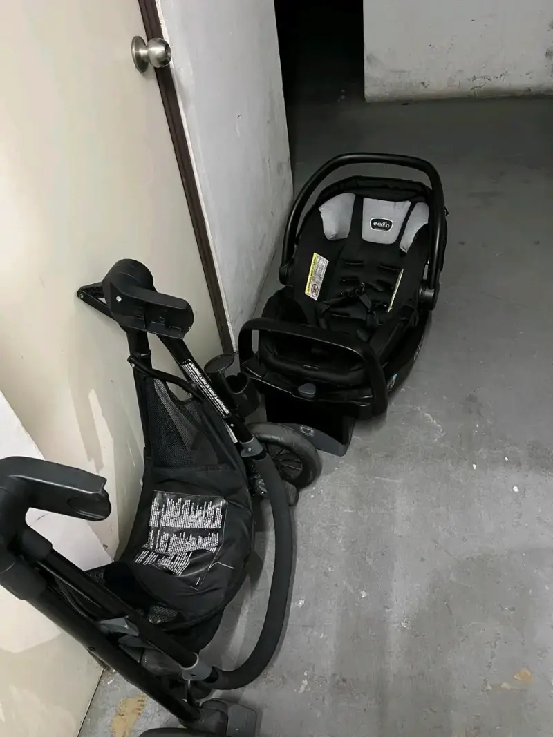 Coche de bebé con silla de auto Evenflo