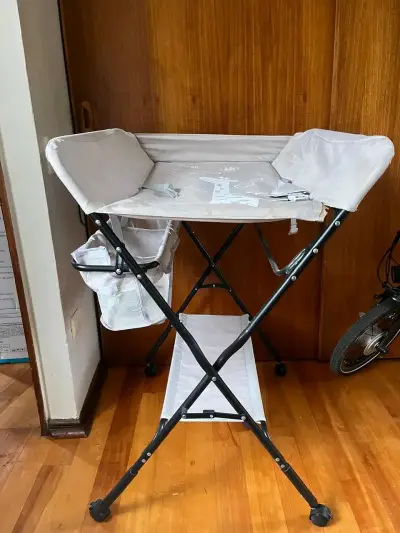 Mudador plegable para bebé con compartimentos - miniatura 1