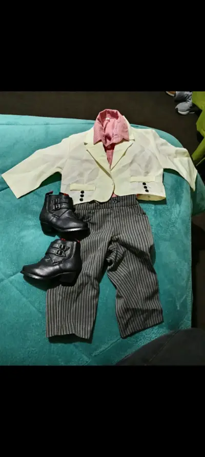Conjunto de ropa infantil elegante con botas - miniatura 1