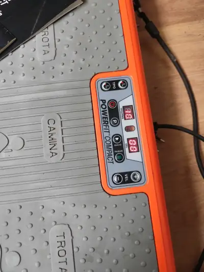 Plataforma Vibratoria Powerfit Compact Naranja - miniatura 2