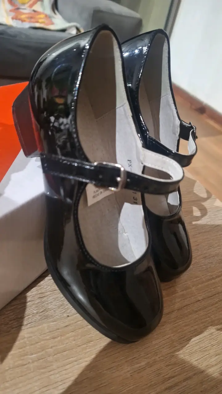 Zapatos Huasa de charol negros N° 30 - 2