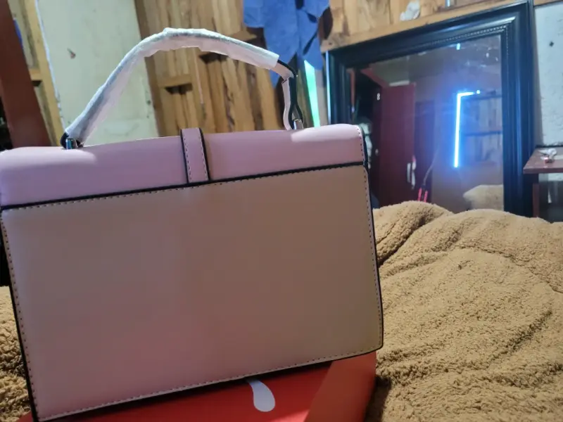 Cartera de mano rosa elegante - 3