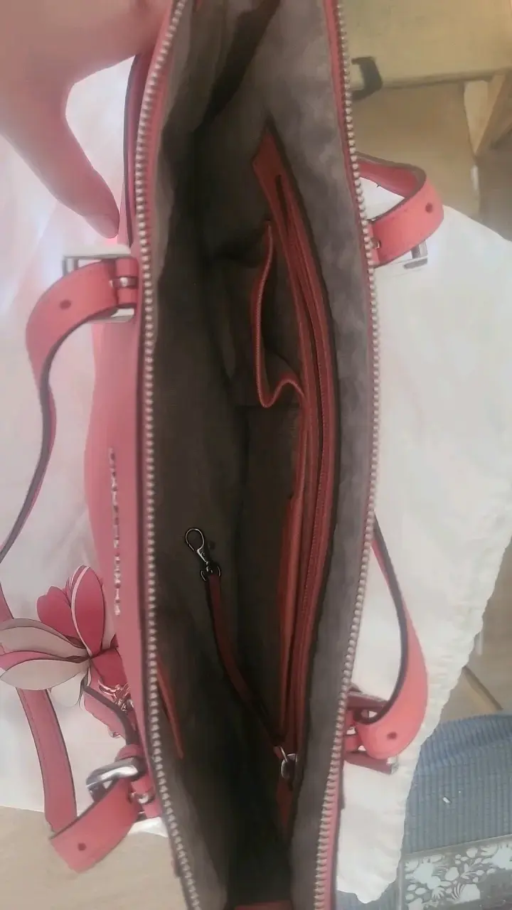 Bolso Michael Kors rosa con detalle floral - 4