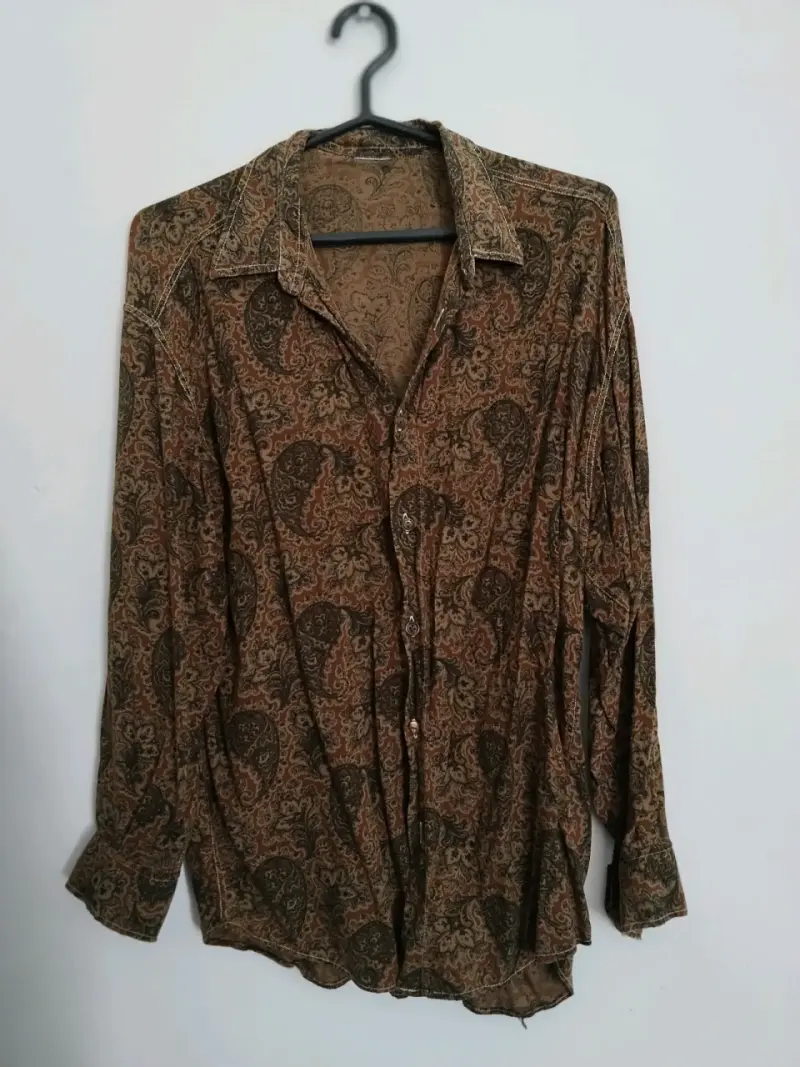 Camisa vintage de hombre con estampado paisley