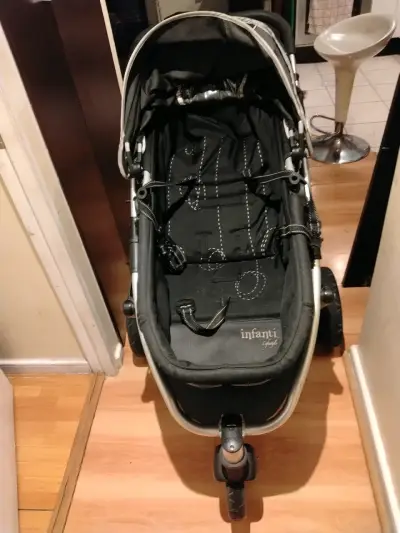 Coche de bebé Infanti Style negro con capota - miniatura 1