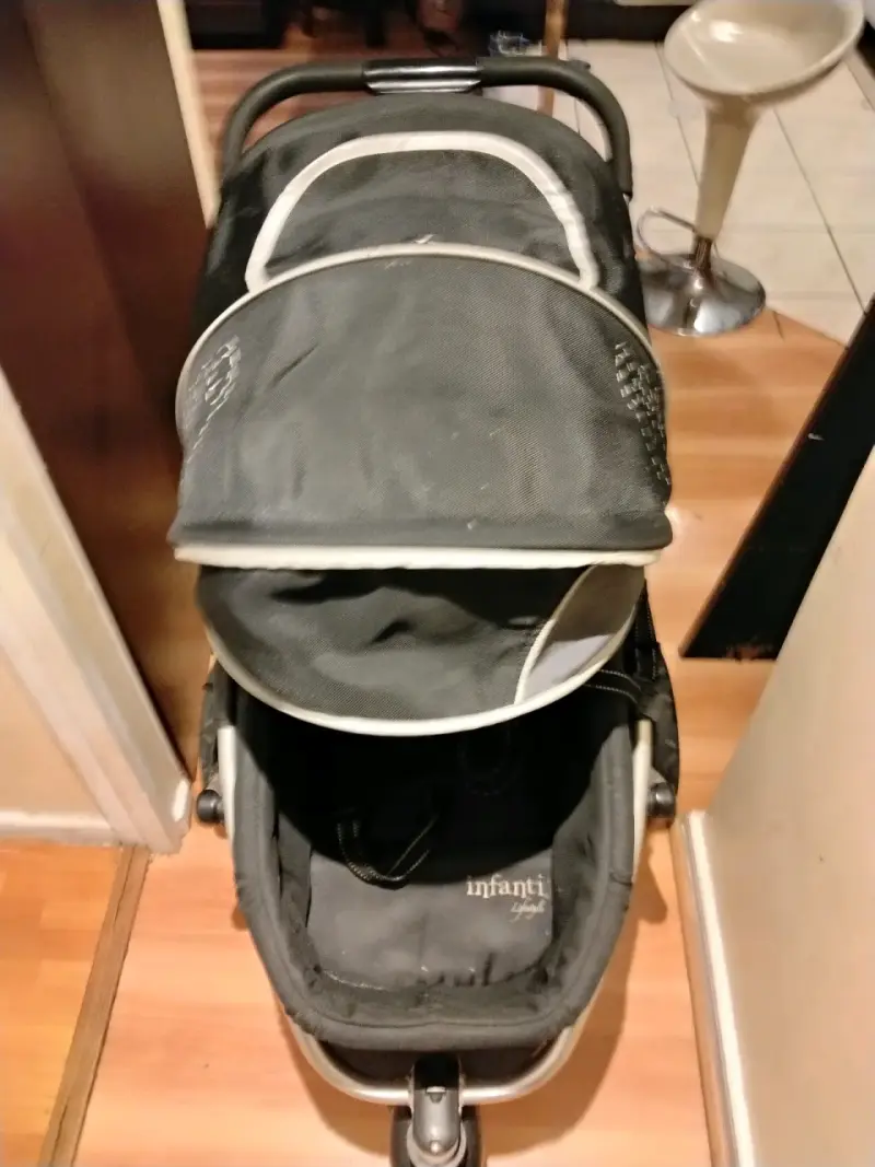 Coche de bebé Infanti Style negro con capota - 2