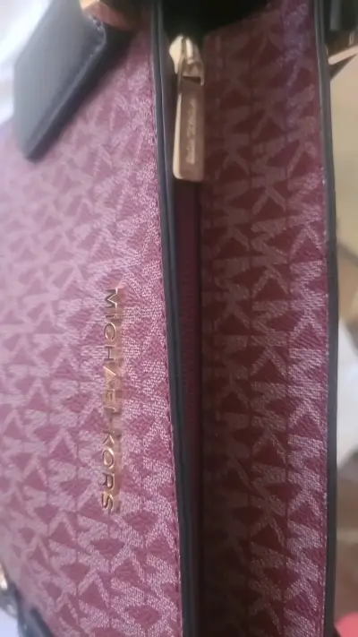 Bolso tote Michael Kors burdeos elegante - miniatura 2