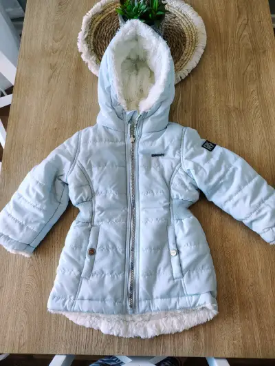 Chaqueta de invierno para niña DKNY reversible azul y blanca - miniatura 1