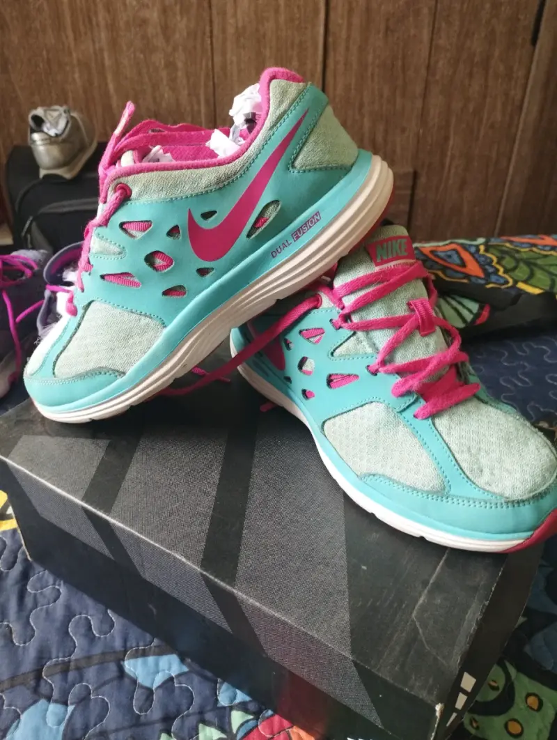 Zapatillas deportivas Nike Dual Fusion turquesa y rosado - 1